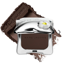 Cargar imagen en el visor de la galería, Pre orden: Marc Jacobs Beauty Legally Bronze Talc-Free Blurring Powder Bronzer