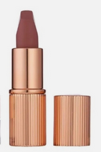 Cargar imagen en el visor de la galería, Charlotte Tilbury Matte Revolution Mini Lipstick
