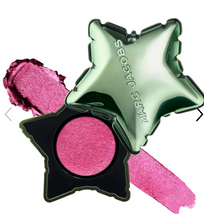 Cargar imagen en el visor de la galería, Pre orden: Marc Jacobs Beauty  Born Star Cream-to-Powder Long-Wear Eyeshadow

