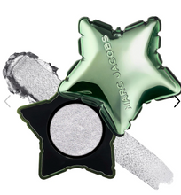 Cargar imagen en el visor de la galería, Pre orden: Marc Jacobs Beauty  Born Star Cream-to-Powder Long-Wear Eyeshadow
