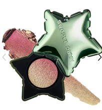 Cargar imagen en el visor de la galería, Pre orden: Marc Jacobs Beauty  Born Star Cream-to-Powder Long-Wear Eyeshadow
